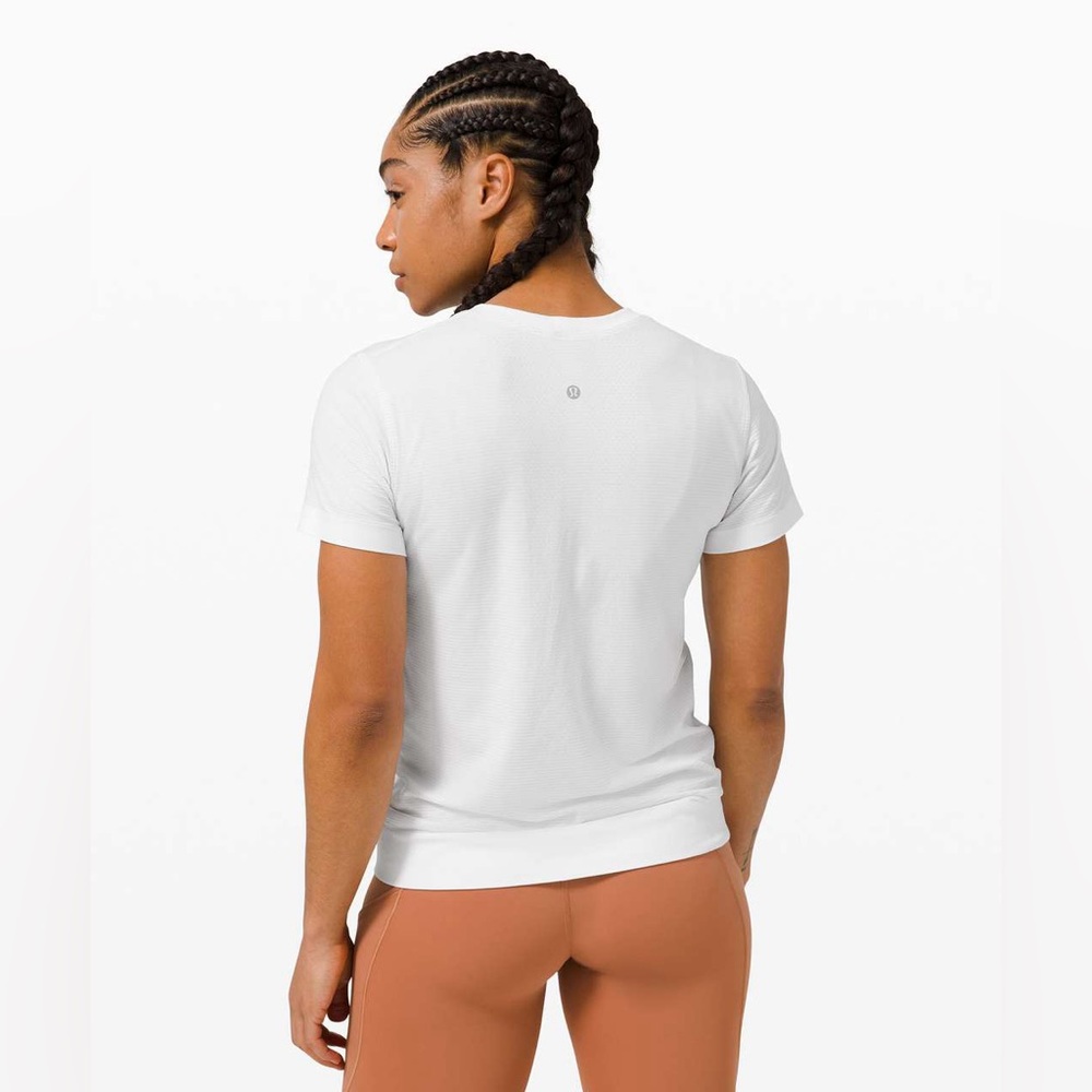 Lululemon Swiftly Breathe Short Sleeve Shirt Relaxed Fit Running Activewear Gym - Picture 3 of 10
